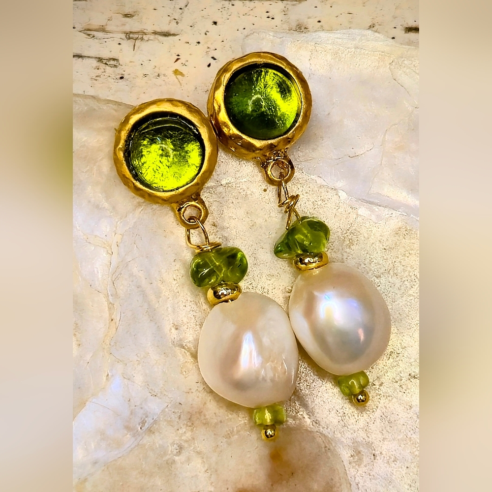 Natural Peridot 4 Carats & White Barqoue Pearls In Hammered Gold Plated Earrings